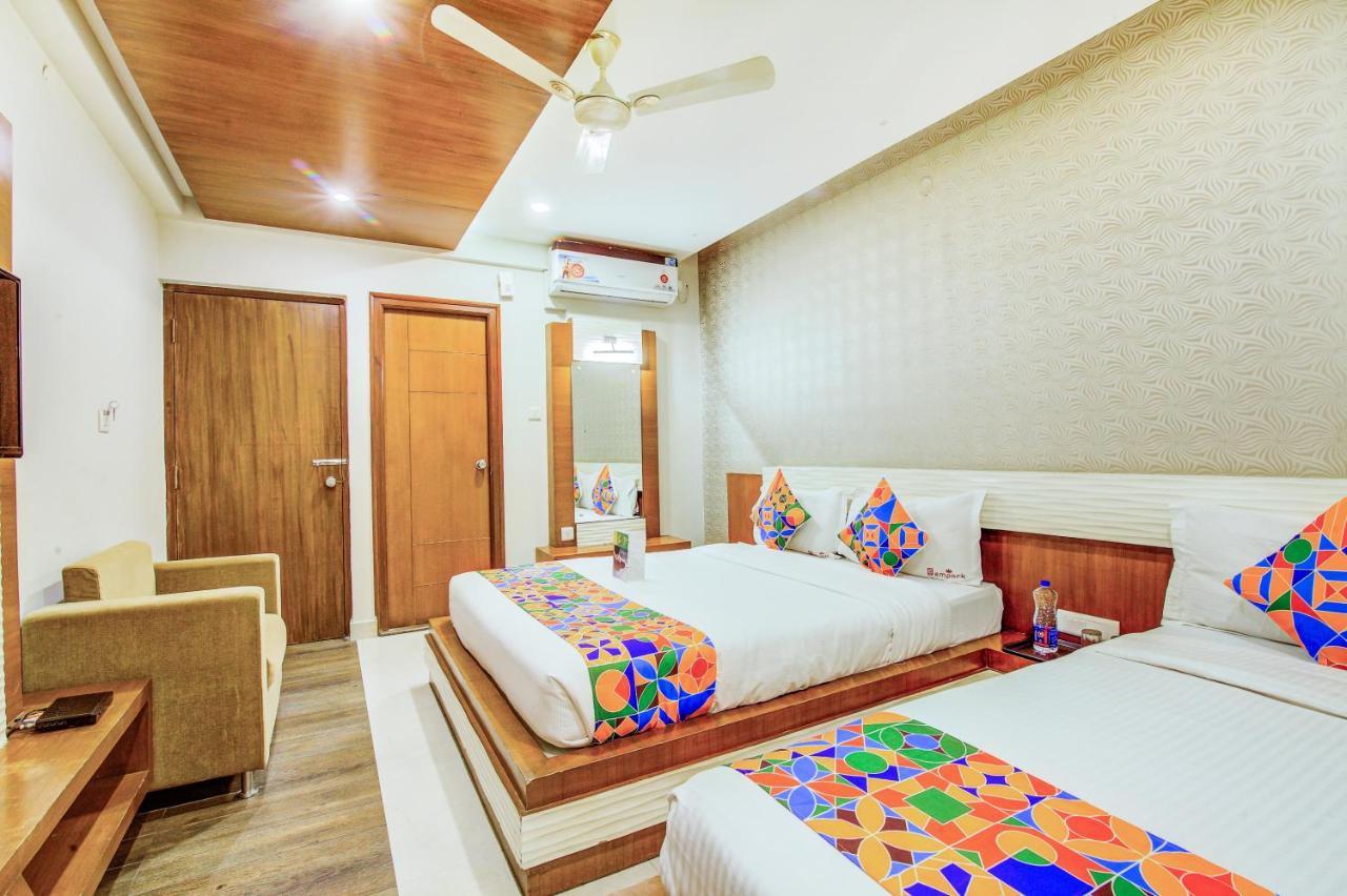 Fabhotel Empark Бангалор Екстериор снимка